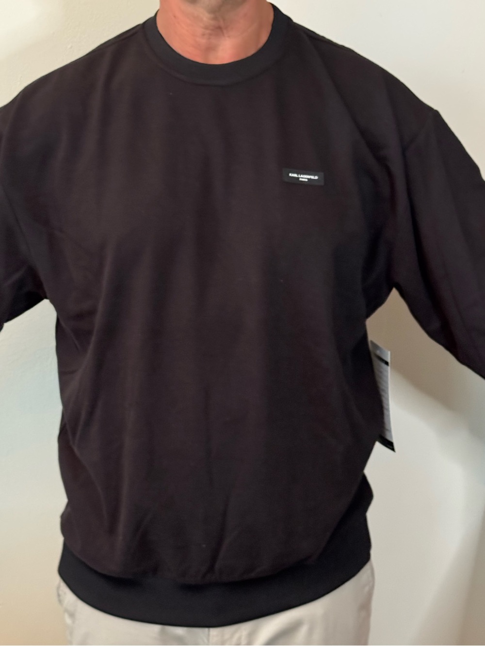 Karl Lagerfeld - NWT/Men’s M Oversized Black Crewneck Sweatshirt with Logo Patch